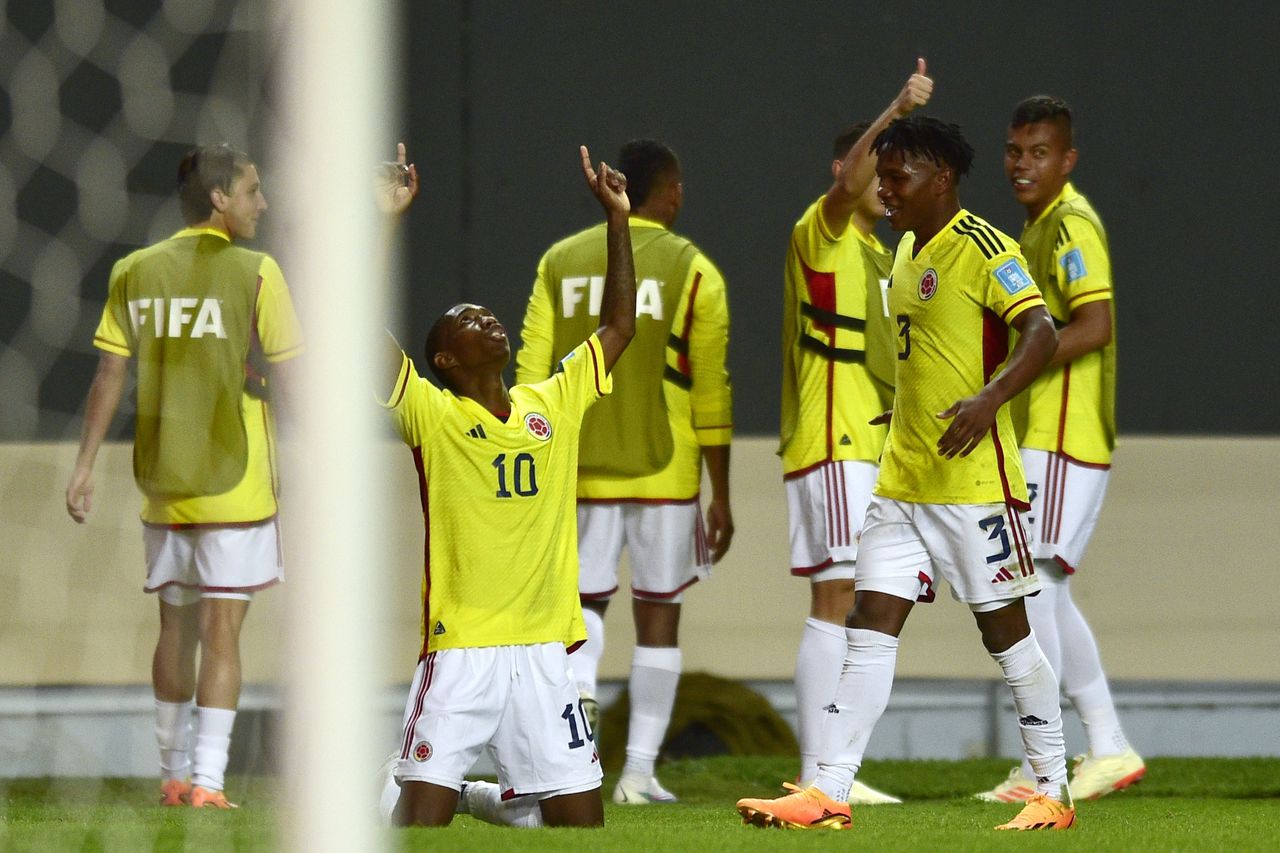 Colombia's Yaser Asprilla (10), celebrates scoring his side's first goal against Japan during a FIFA U-20 World Cup Group C soccer match at Diego Maradona stadium in La Plata, Argentina, Wednesday, May 24, 2023. (AP Photo/Gustavo Garello)