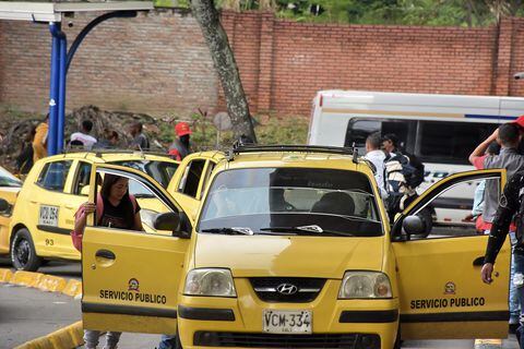 El Gremio de taxistas está a la espera de que se apruebe el decreto en el que se incrementa el valor de la tarifa de este servicio.