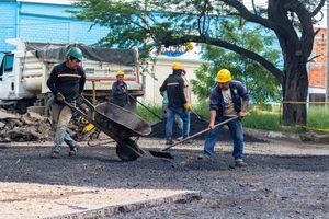 Pese a que se avanza en las obras de pavimentación, la comunidad denuncia que hay tras calles sin arreglar.