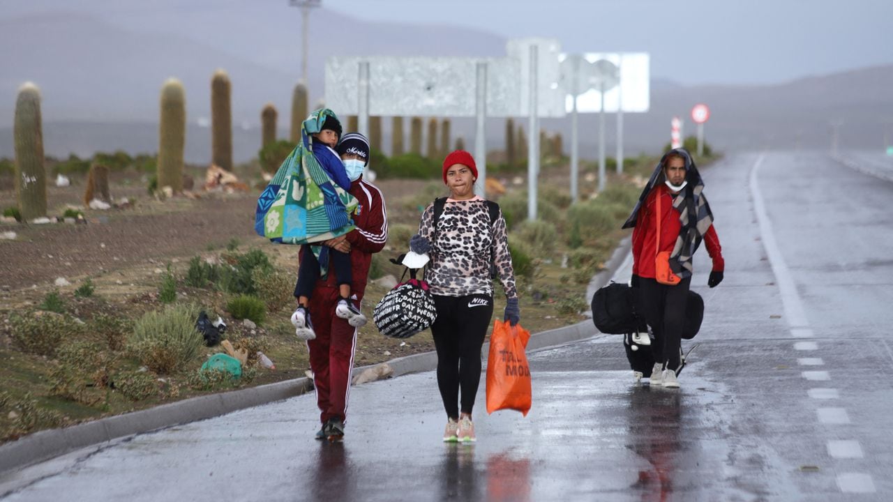 El ingreso irregular de migrantes, en su mayoría venezolanos, a Chile desde Bolivia se multiplicó en enero diez veces respecto al mismo mes del año pasado.