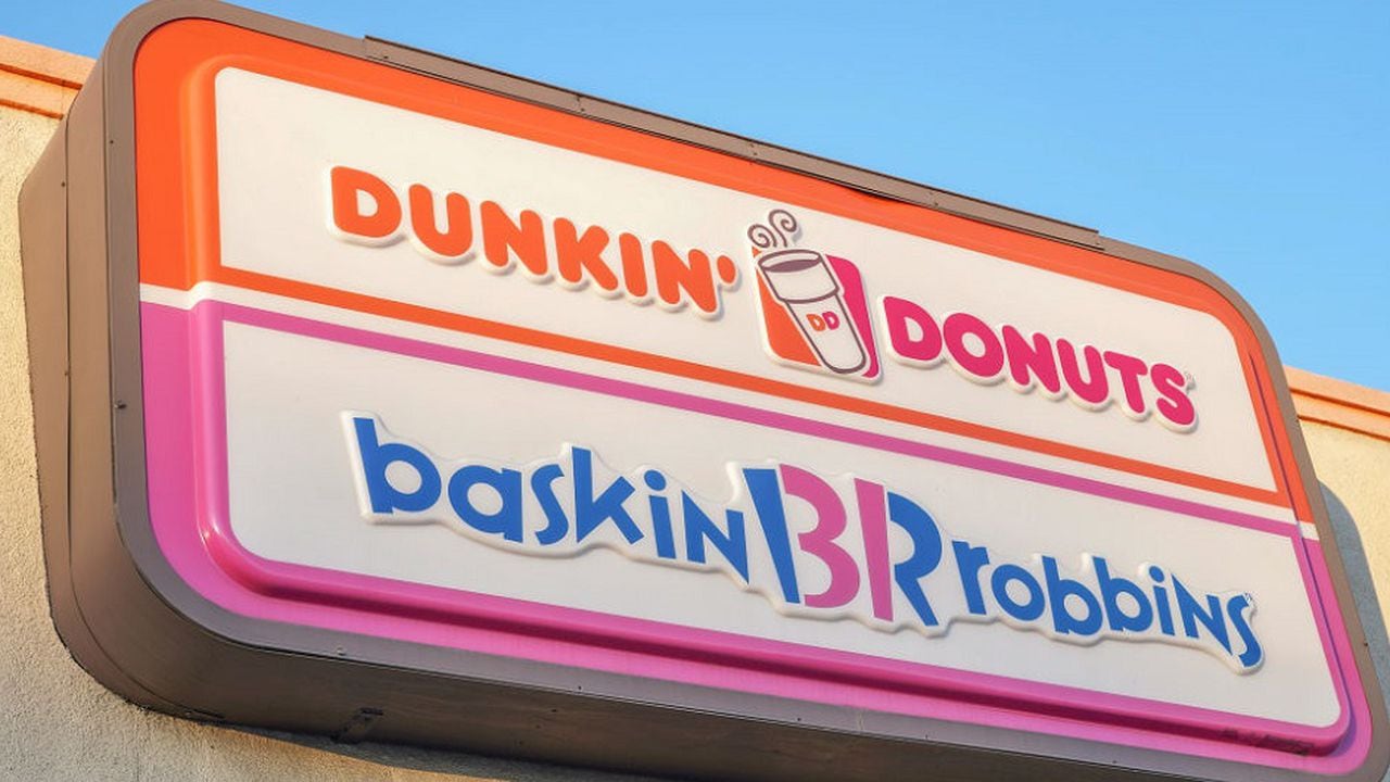 Las acciones de Dunkin‘ Brands en la Bolsa de Valores de Nueva York se han duplicado desde el comienzo de la pandemia debido al interés de los inversionistas por el desarrollo de la aplicación y por sus servicio de drive-through.