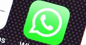 WhatsApp estaría planeando introducir una nueva función que permitirá a los usuarios silenciar vídeos antes de enviarlos, según ha informado Europa Press.