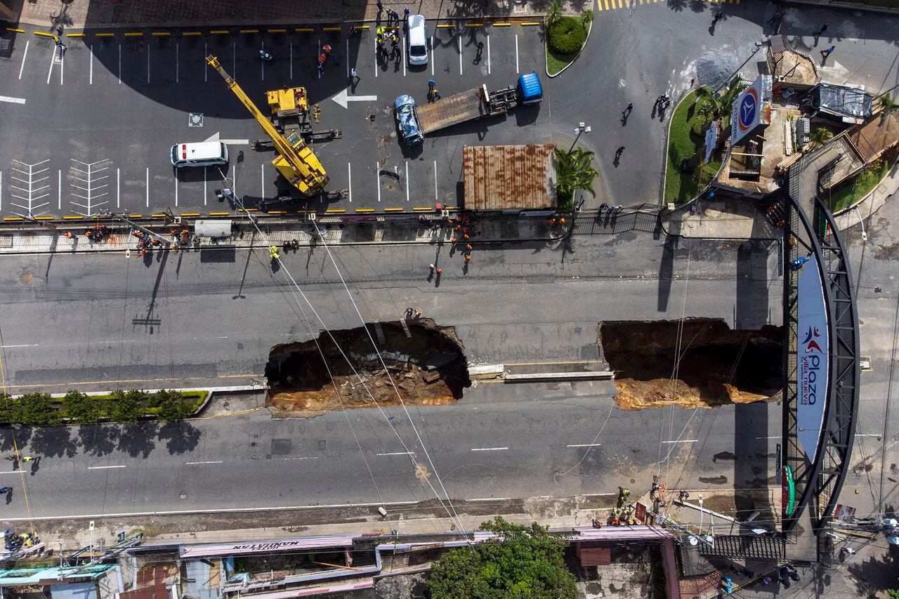 En imágenes : calle en Villa Nueva Guatemala se hundió el sábado 24 de septiembre