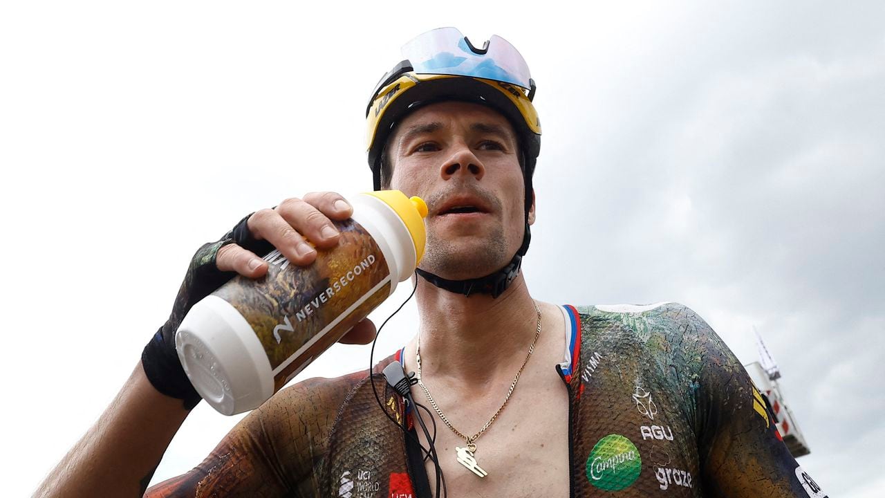 Cycling - Tour de France - Stage 11- Albertville to Col du Granon Serre Chevalier - France - July 13, 2022 Jumbo - Visma's Primoz Roglic gets a drink after stage 11 REUTERS/Christian Hartmann/Pool