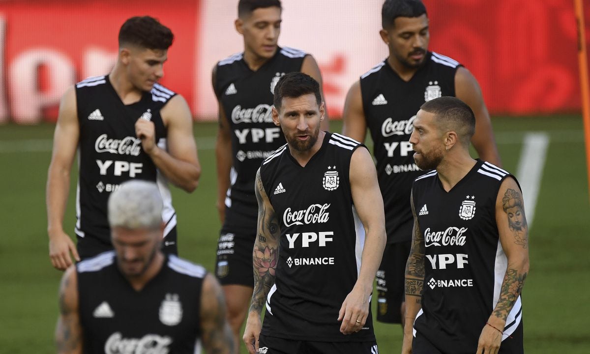 Argentina's Lionel Messi, center, and teammates practice Thursday, Sept. 22, 2022, in Fort Lauderdale, Fla. Argentina is scheduled to play against Honduras on Friday in an international friendly soccer match. (AP Photo/Michael Laughlin)