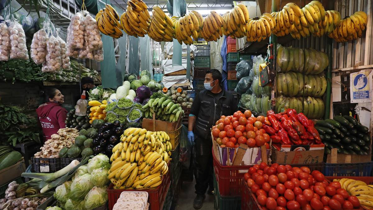 Precios de los alimentos suben por bloqueos del paro nacional