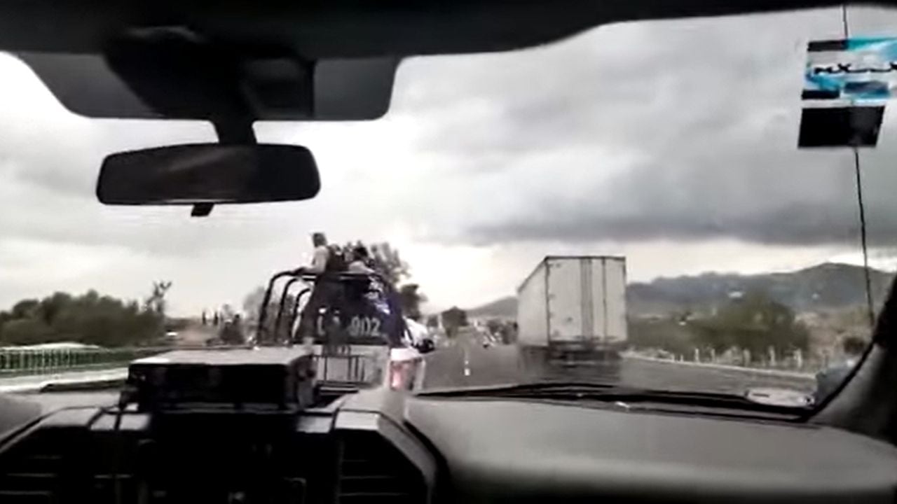 Video | Robo de  un tráiler causó una persecución como de película en México