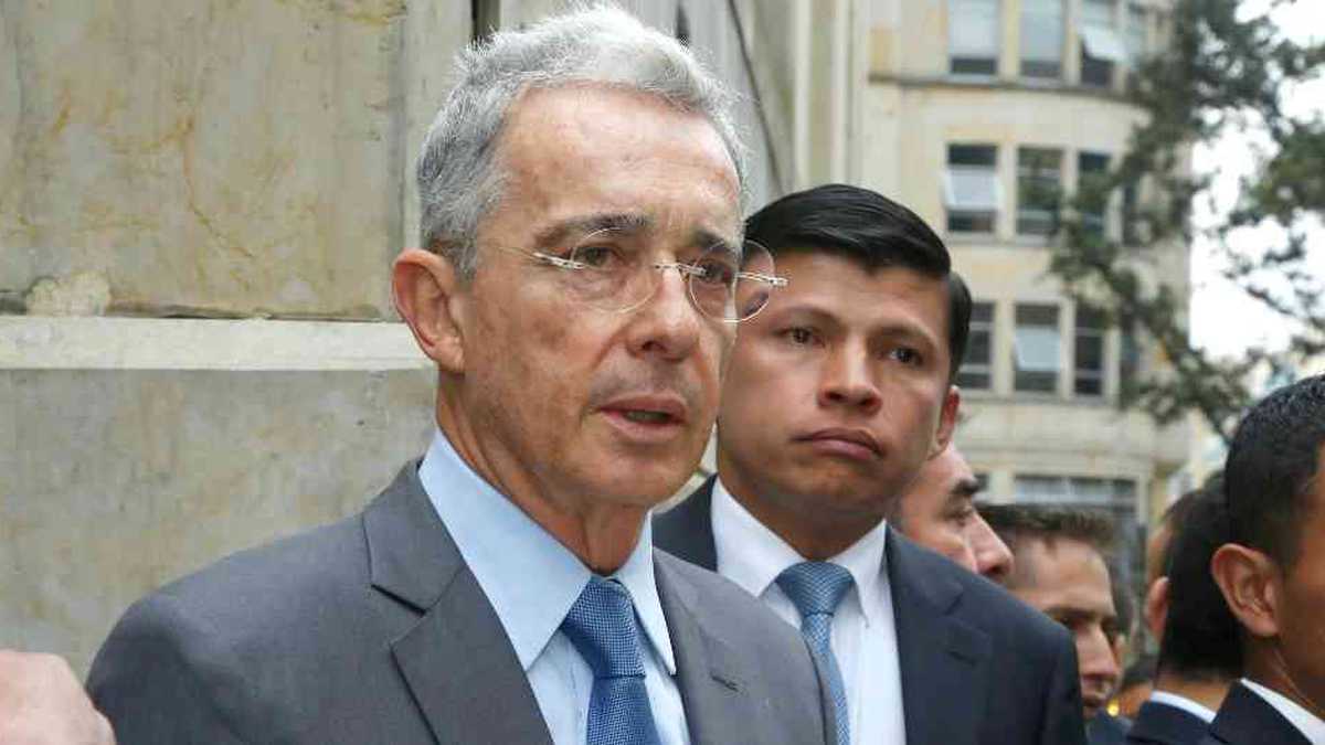 Si antes la opinión pública juzgaba la gestión de Francisco Barbosa a partir de los casos de la ñeñepolítica y de Diego Cadena, en adelante esa evaluación se hará con relación a lo que ocurra con el expediente de Álvaro Uribe.