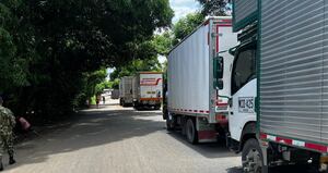 Más de 1.200 camiones están represados en el Bajo Cauca antioqueño por manifestación de mineros informales.