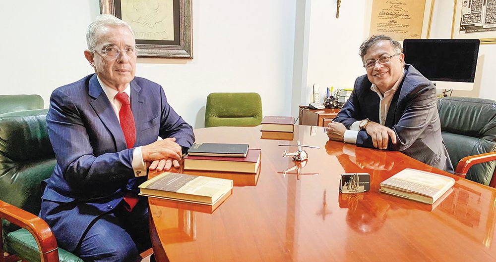 Hasta ahora, los petristas solo reconocen como sus representantes en el gabinete a Muhamad y a Ariza. La reunión entre Álvaro Uribe y Gustavo Petro no cayó bien en la parte más radical del Pacto Histórico.