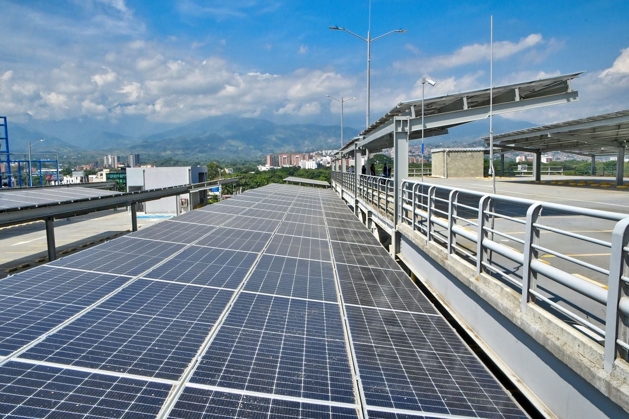 Paneles de Energia Solar en Jardin Plaza, Enero 18 de 2024,  foto Wirman Rios