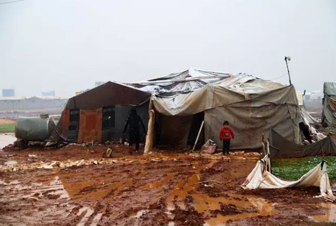 ONU alerta de la situación “catastrófica” de 121.000 desplazados por las inundaciones en campamentos en Siria