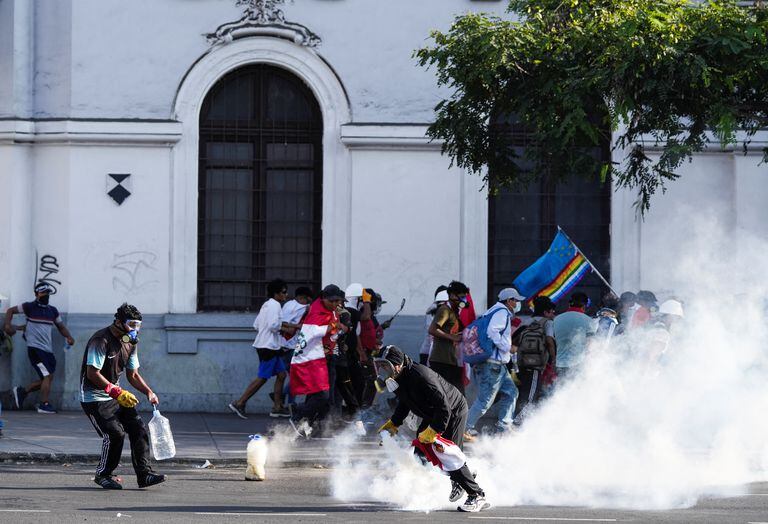 Las protestas en Perú no parecen estar cerca de terminar. Foto: REUTERS/Angela Ponce