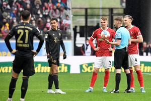 La confusión se produjo en los minutos finales del encuentro que terminó 4-1 a favor del Bayern