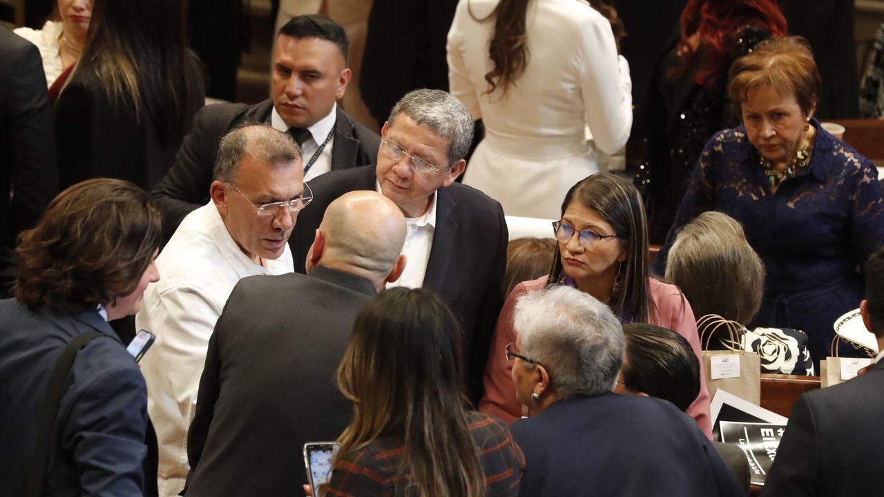 Roy Barreras con los Senadores del Partido Comunes en la instalación del congreso 2022