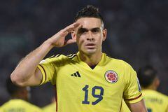 Colombia's forward Rafael Santos Borre celebrates after scoring a penalty during the 2026 FIFA World Cup South American qualifiers football match between Paraguay and Colombia at the Defensores del Chaco stadium in Asuncion on November 21, 2023. (Photo by NORBERTO DUARTE / AFP)
