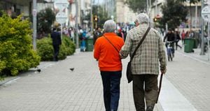 El censo del Dane confirma que la población joven está disminuyendo y hoy por cada 100 personas menores de 15 años, hay 41 ciudadanos de 65 años y más. 
