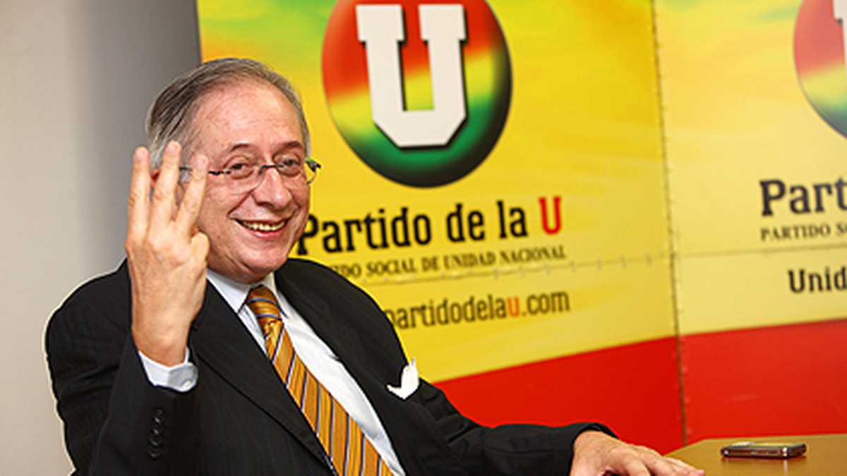 Con un referendo el excongresista Luis Guillermo Giraldo buscaba un tercer mandato de Álvaro Uribe.