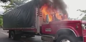 Cerca de 50 vehículos quemados deja retaliación del Clan del Golfo, tras extradición de Otoniel