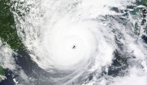 Una imagen de satélite muestra el tifón Saola sobre Hong Kong, China, el 1 de septiembre de 2023. Nasa Worldview/Handout
