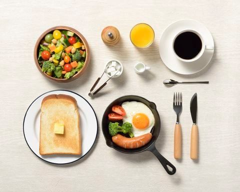 El desayuno es una de las comidas principales del día.