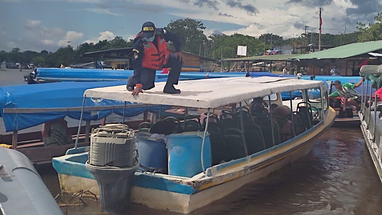 La Armada de Colombia rescata a 20 personas de una embarcación, adscrita a una empresa de turismo