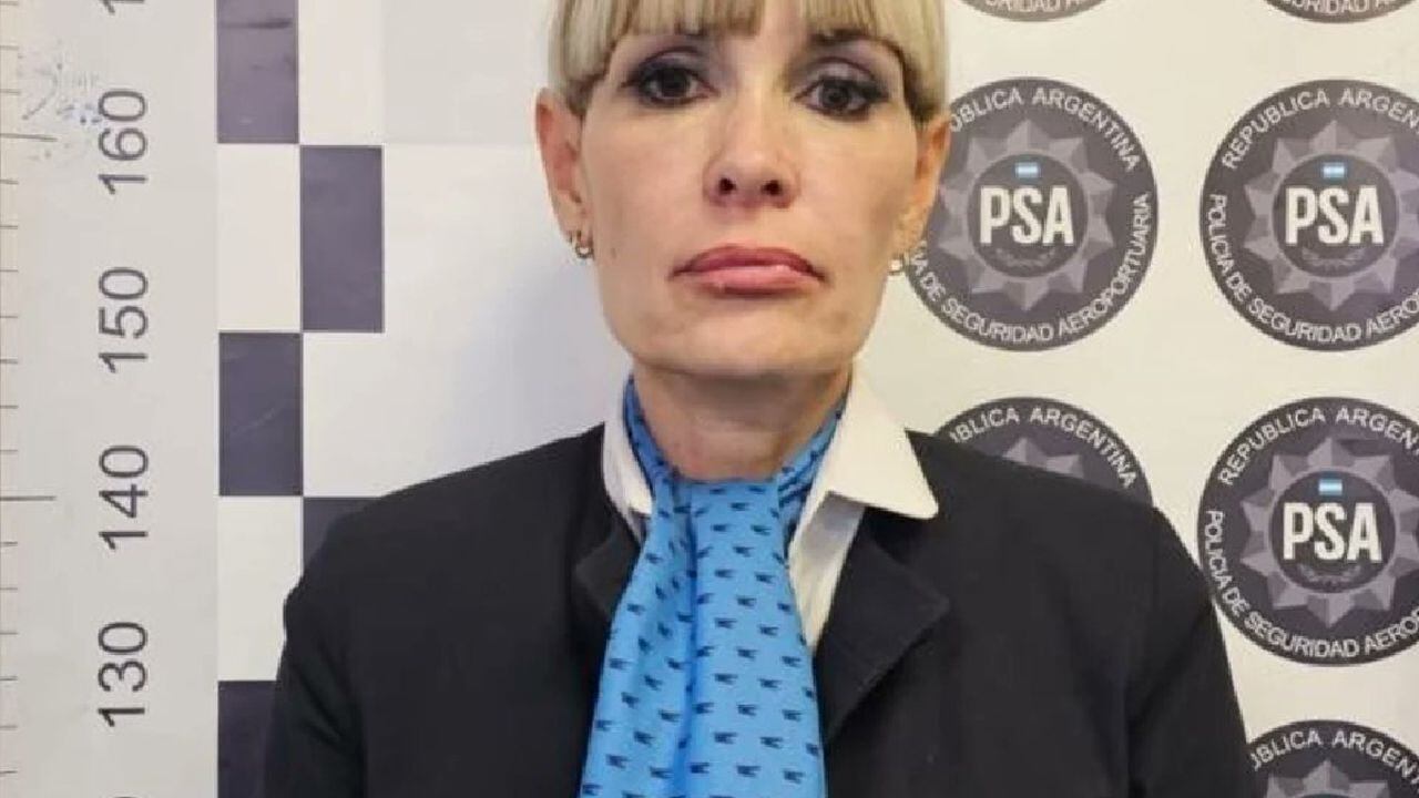 Azafata detenida en Argentina por crear falsa amenaza de bomba.
