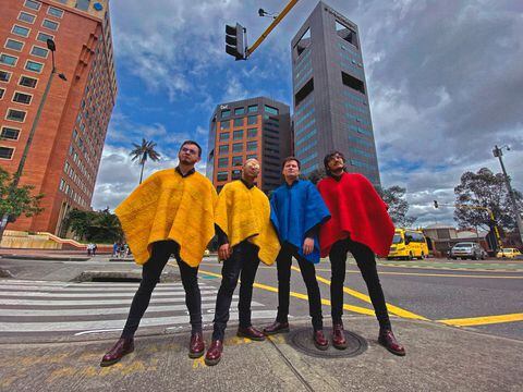 Después de cantarle al núcleo de la familia de Colombia con el disco “La casa de la Abuela”, Los Rolling Ruanas regresan con su más reciente producción, “Nueva Tierra”.