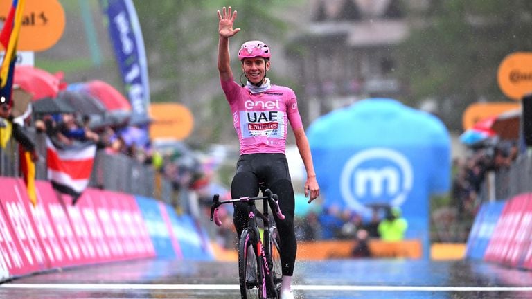 Cinco: ese es el número de victorias al que llegó Tadej Pogacar tras la etapa 16 del Giro de Italia.