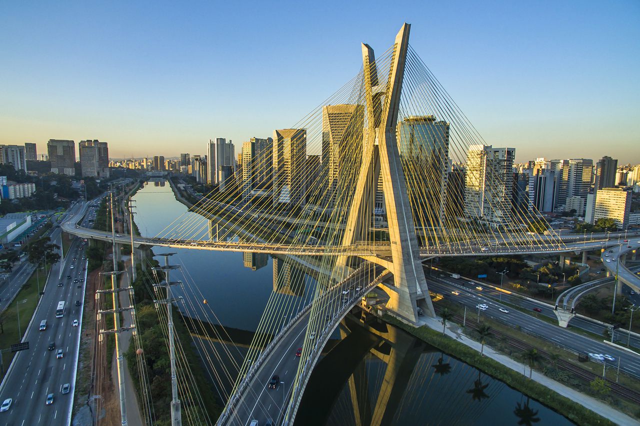 Ciudad de Sao Paulo, Brasil, Puente colgante.