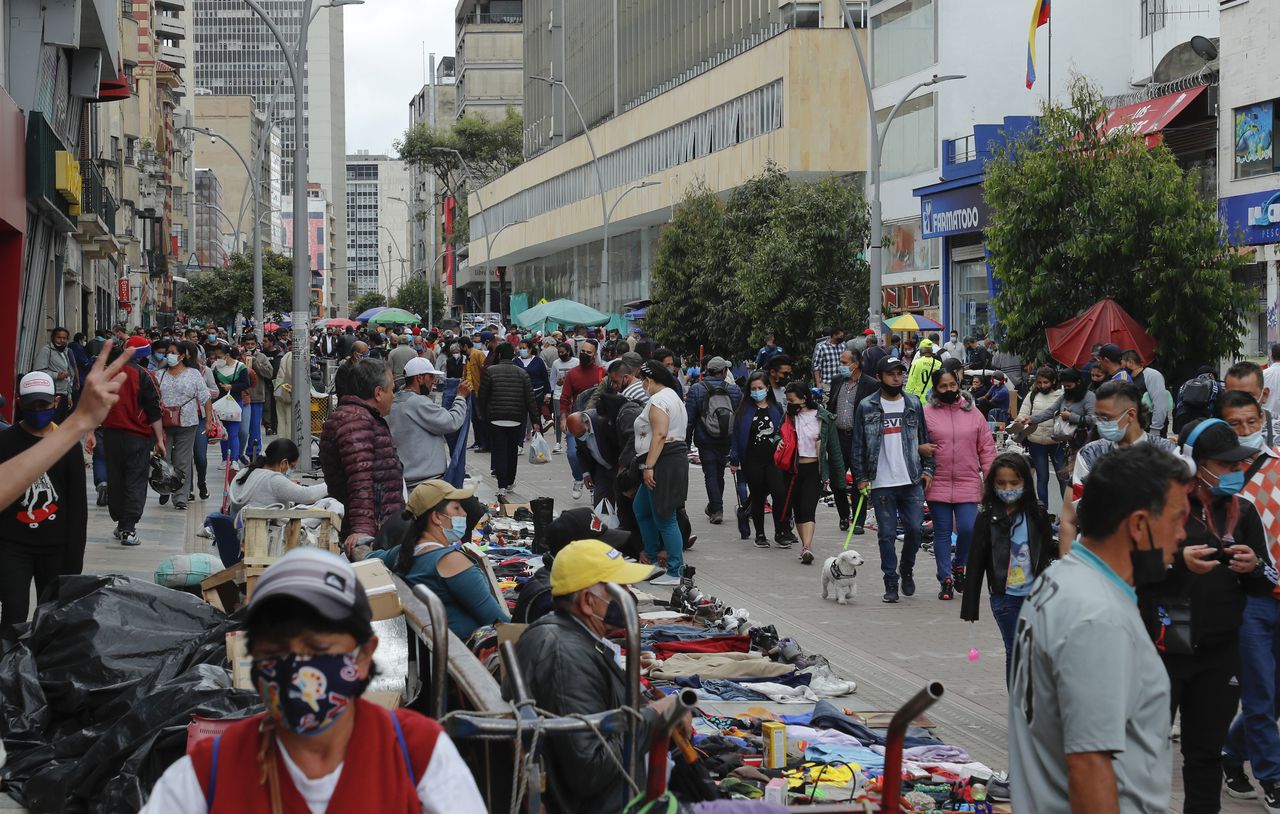 Bogota septimazo domingo
economía informal
vendedores ambulantes 
aglomeraciones en la pandemia del coronavirus
junio 27 del 2021
Foto Guillermo Torres Reina / Semana
