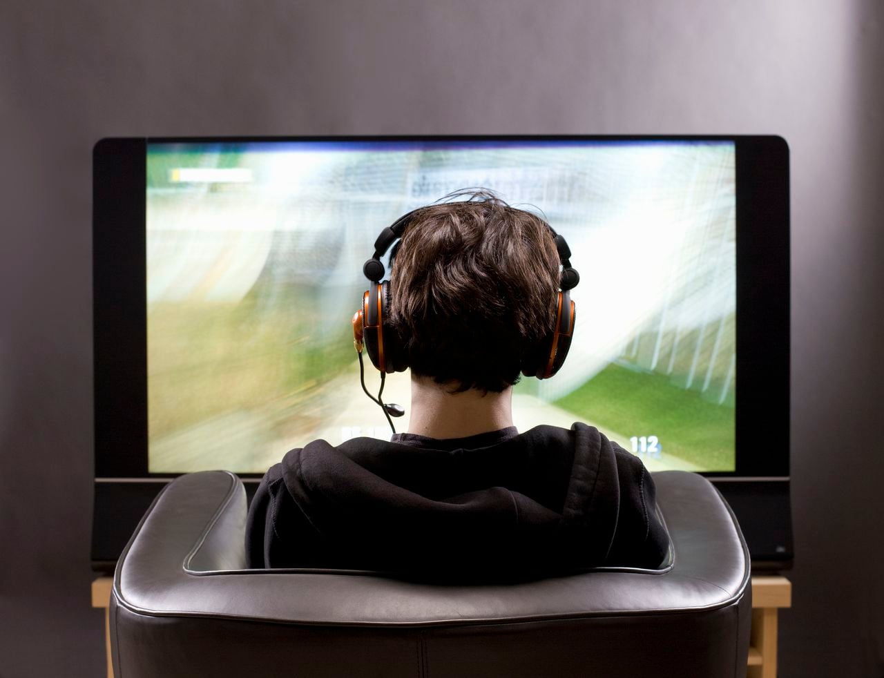 Aún se cree que jugar videojuegos por varias horas daña los televisores.
