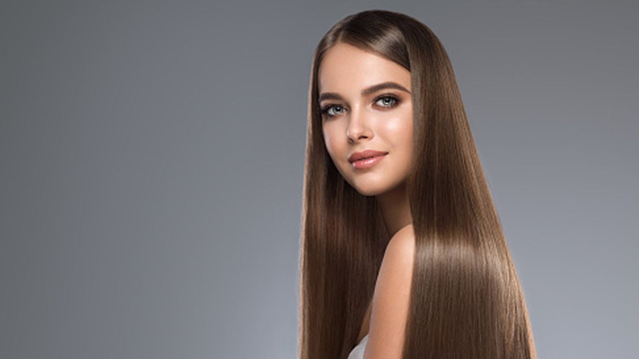 Para muchas mujeres, la mejor forma de llevar su cabello es alisarlo.