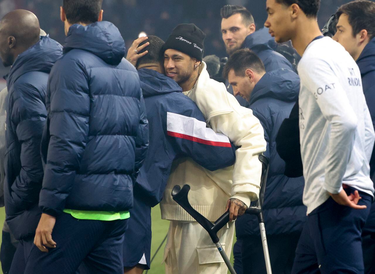 Neymar se lesionó su tobillo en el juego ante Lille