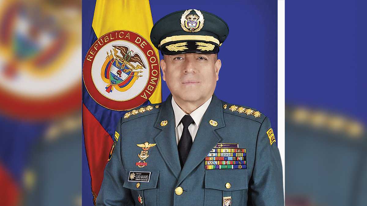 Luis Fernando Navarro Jiménez es un oficial general del arma de Infantería del Ejército Nacional de Colombia.