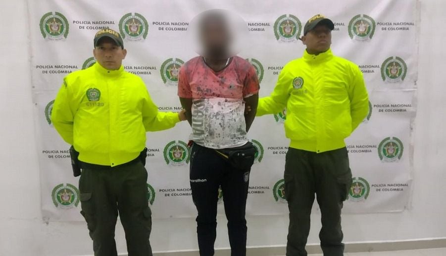 El hombre fue entregado a las autoridades colombianas en el Puente Internacional de Rumichaca.