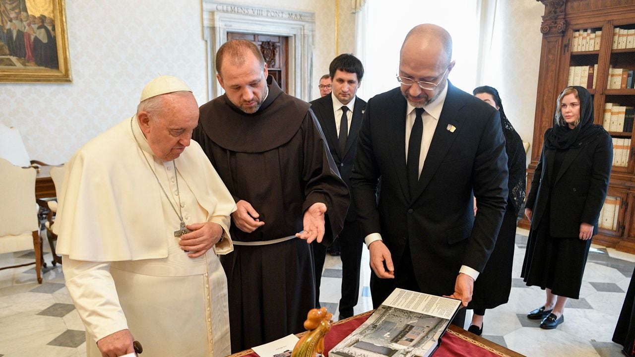 El papa Francisco se reunió en la Santa Sede con el primer ministro de Ucrania, Denys Shmyhal.