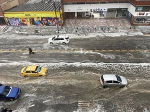 La Carrera Séptima se inundó debido alas fuertes lluvías