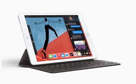 Las actualizaciones de los iPad llegaron con gran nostalgia. Tim Cook, CEO de Apple, recordó los 10 años del iconico dispositivo. La octava generación trae mayor rendimiento y una mejora importante en sus cámaras.