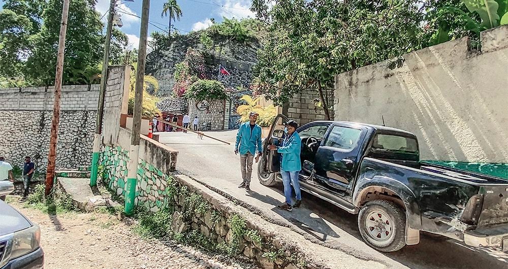 Según la confesión, quien les ayudó desde la casa presidencial “era de la misma seguridad”. Les habrían ayudado también unos policías haitianos.