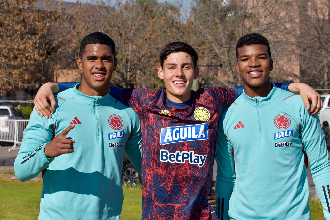 Selección colombiana de fútbol sub 20 entrena en Argentina para debutar en el mundial de su categoría frente al equipo de Israel.