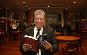 Mario Hernández, libro La Pulga Arrecha