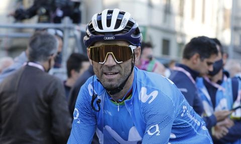 COMO, ITALY - OCTOBER 09: Alejandro Valverde of Spain and Movistar Team looks on at the end of the race during the 115th Il Lombardia 2021 a 239km race from Como to Bergamo on October 09, 2021 in Como, Italy. (Photo by Getty Images/Sara Cavallini)