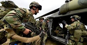 Un informe advierte una disminución progresiva de los operativos adelantados por el Ejército.