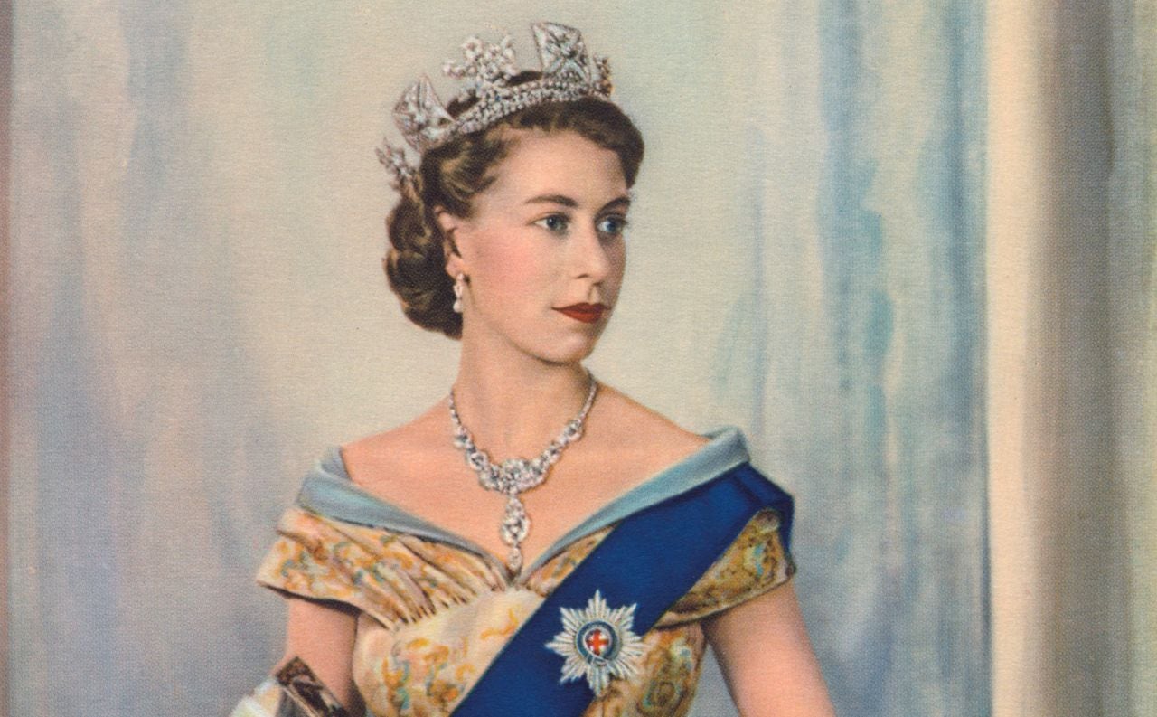 La reina con el collar del Nizam de Hyderabad, de Cartier