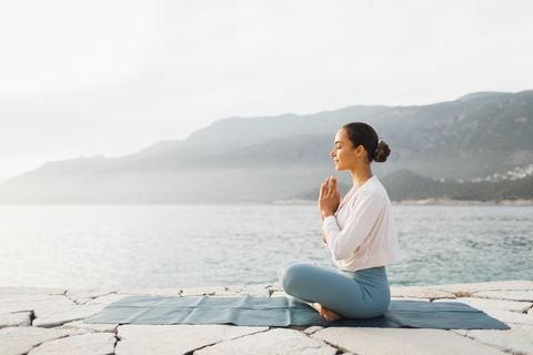La meditación puede ser una herramienta poderosa para aliviar el estrés.