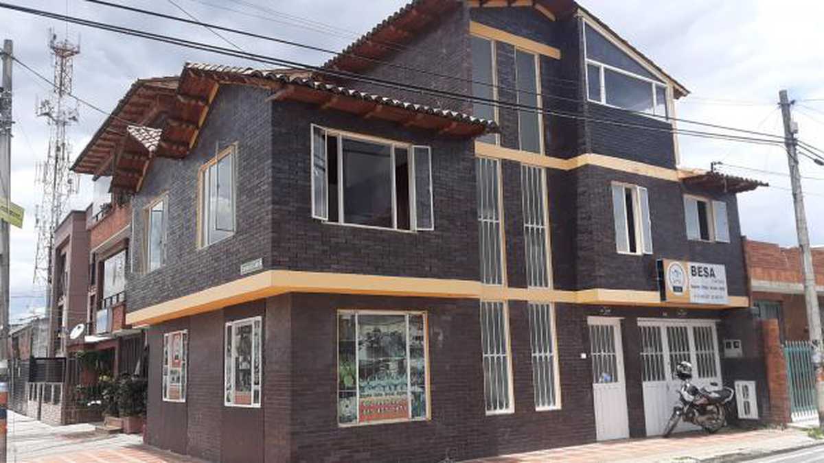 El Fondo para la Reparación informó que se llevó a cabo la audiencia de adjudicación de una casa de 184 metros cuadrados, de tres pisos, que fue subastada bajo la modalidad de arriendo por un valor de 1.700.000 millones de pesos.