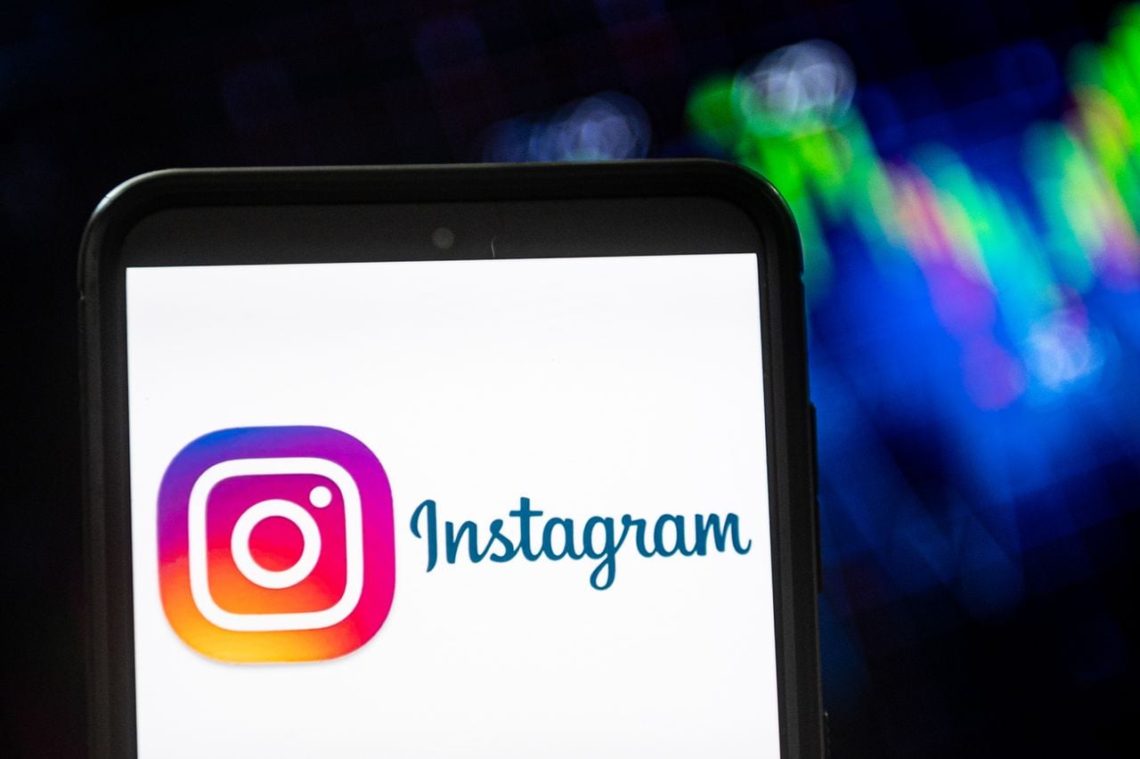 Interfaz Instagram In this photo illustration a Instagram logo seen displayed