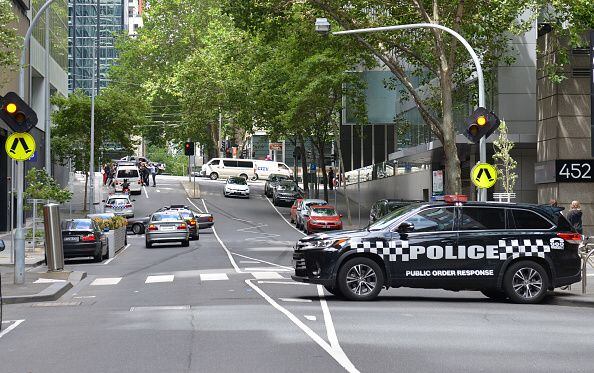 El subcomisionado de la fuerza policial de Nueva Gales del Sur, no identificó al agente que disparó el taser contra la mujer, pero señaló que se trata de un agente con 12 años de experiencia, quien fue separado del servicio y es investigado por Los detectives de homicidios. (Photo by Recep Sakar/Anadolu Agency via Getty Images)