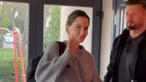 Angelina Jolie visita Ucrania.